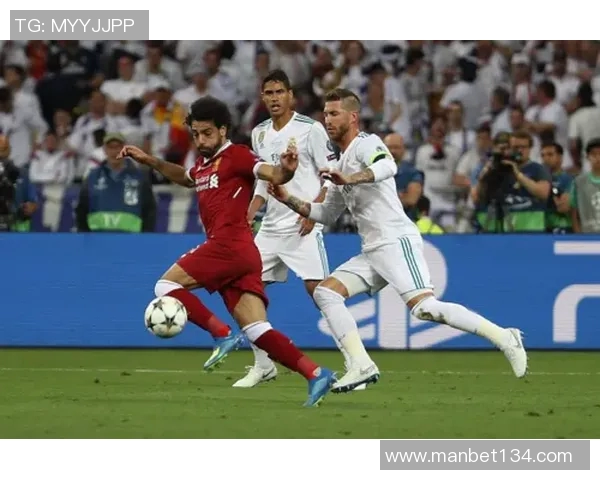 拉莫斯球场英姿壁纸展现不屈精神与传奇魅力 拉莫斯球场英姿壁纸展现不屈精神与传奇魅力